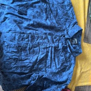 Button down stylish men’s northface dress shirt